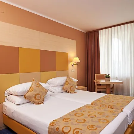 ديلفين إيزولا