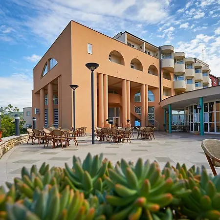 Hotel Delfin 3*