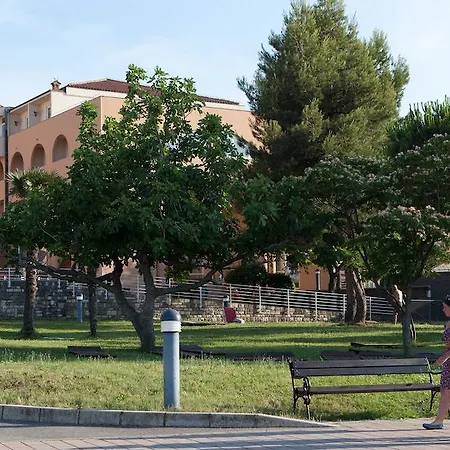 Delfin 3* Izola