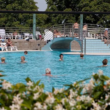 ديلفين فندق