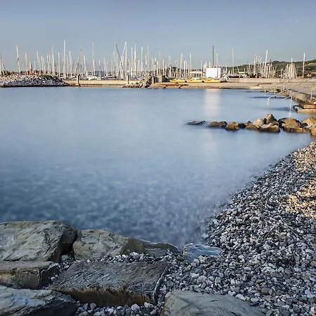 Delfin 3* Izola